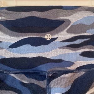 super cute blue lululemon camo leggings size 6